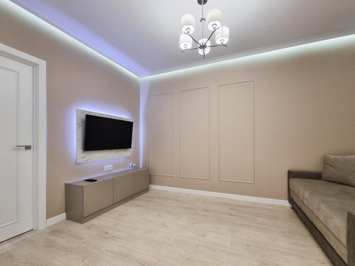 Botanica, 1 Bedroom Apartment With Living 키시나우 외부 사진